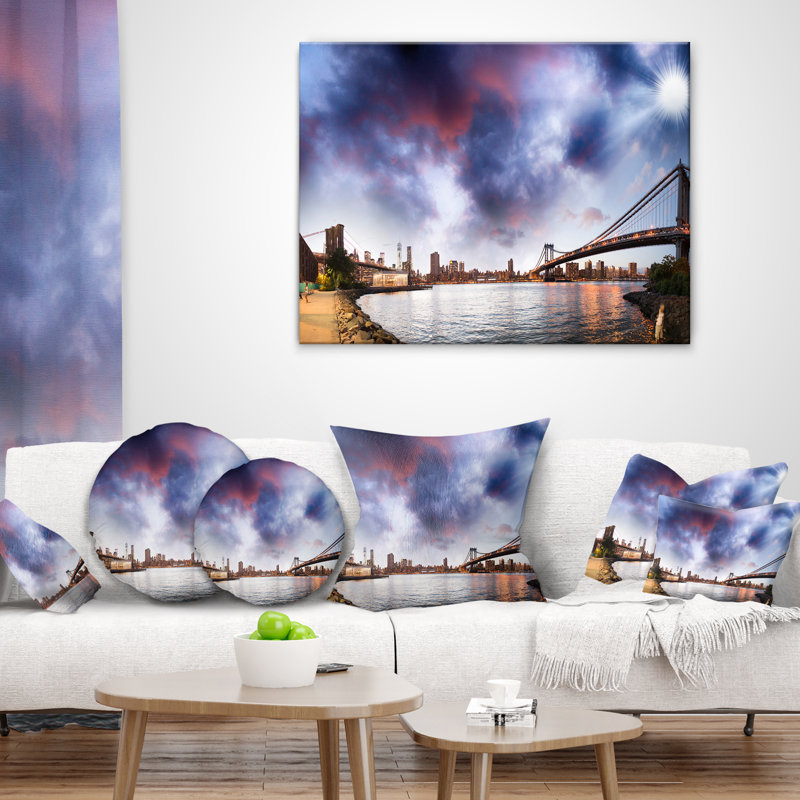 Housse et insert de coussin carré Brooklyn Bridge over East River Cityscape, Rectangle 12" x 20"