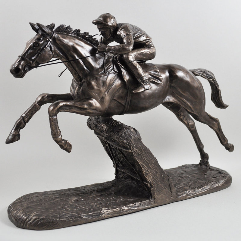 Figurines & Sculptures