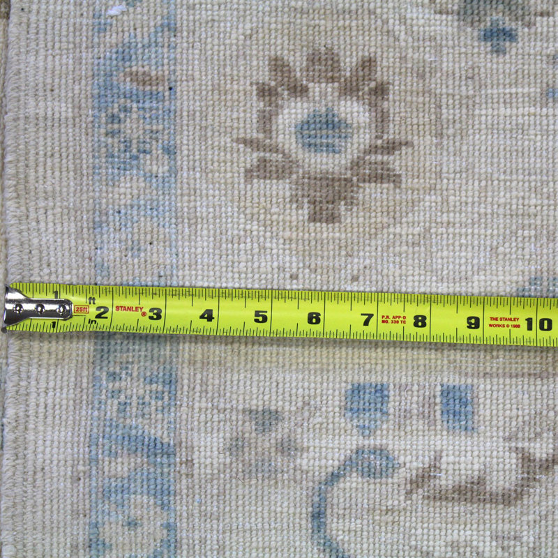 Tapis ivoire noué à la main de conception unique 7 pi 11 po x 9 pi 10 po Serapi