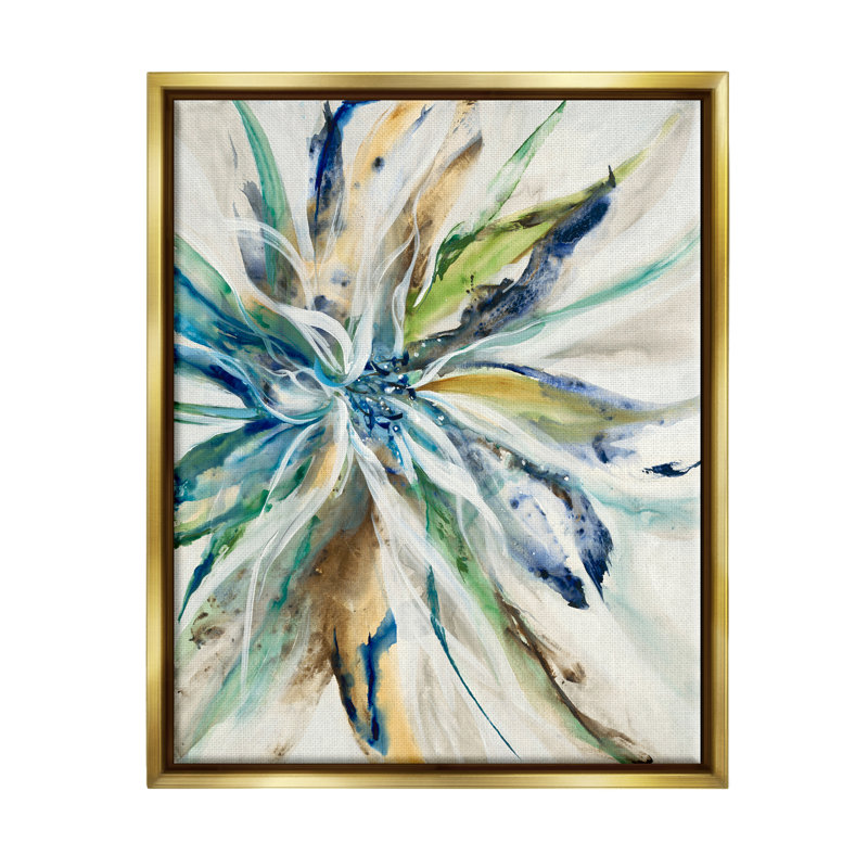 «Flower Petals Abstraction» par Liz Jardine, impression, H 31 po x l 25 po x P 1,7 po, Cadre flottant métallique doré