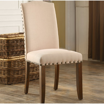 Chaise d'appoint rembourrée beige Whipton
