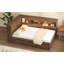 Lit de jour en bois pleine grandeur avec tablettes de rangement, USB, DEL et lit gigogne, couleur bois antique