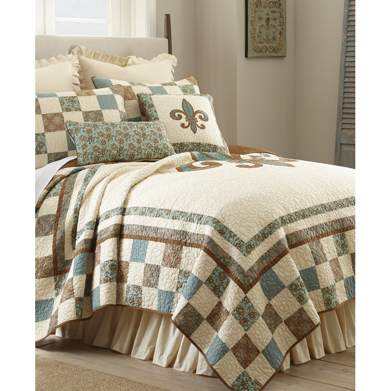 Donna Sharp Vintage Fleur de Lis Pieced Cotton Twin Quilt, Twin Quilt