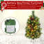 Arbres de Noël pré-éclairés avec baies rouges et pommes de pin-102144484