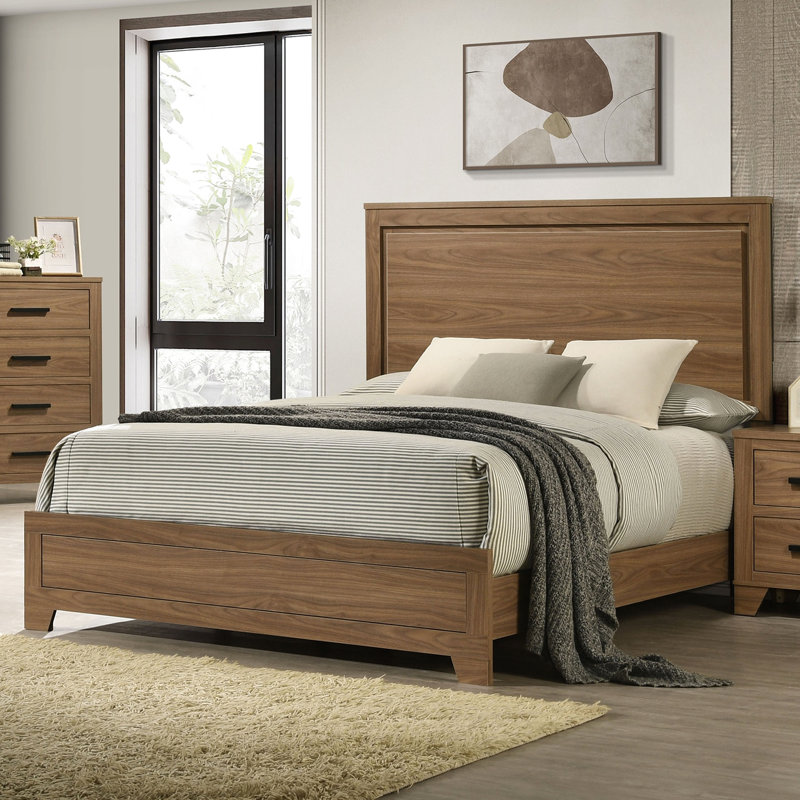 Grand lit de style transitionnel, finition noyer, tête de lit à panneau encastré, bois d'hévéa et bois d'ingénierie, pieds en angle, cadre de lit pour chambre à coucher, brun, esthétique, bois d'hévéa