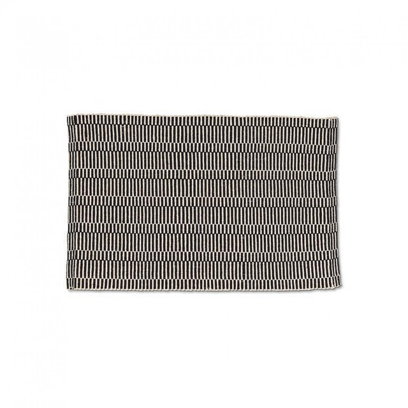 Tapis noir et ivoire tissé à rayures courtes