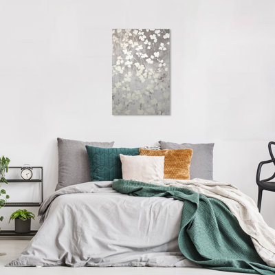 Rêves floraux argentés sur toile argentée