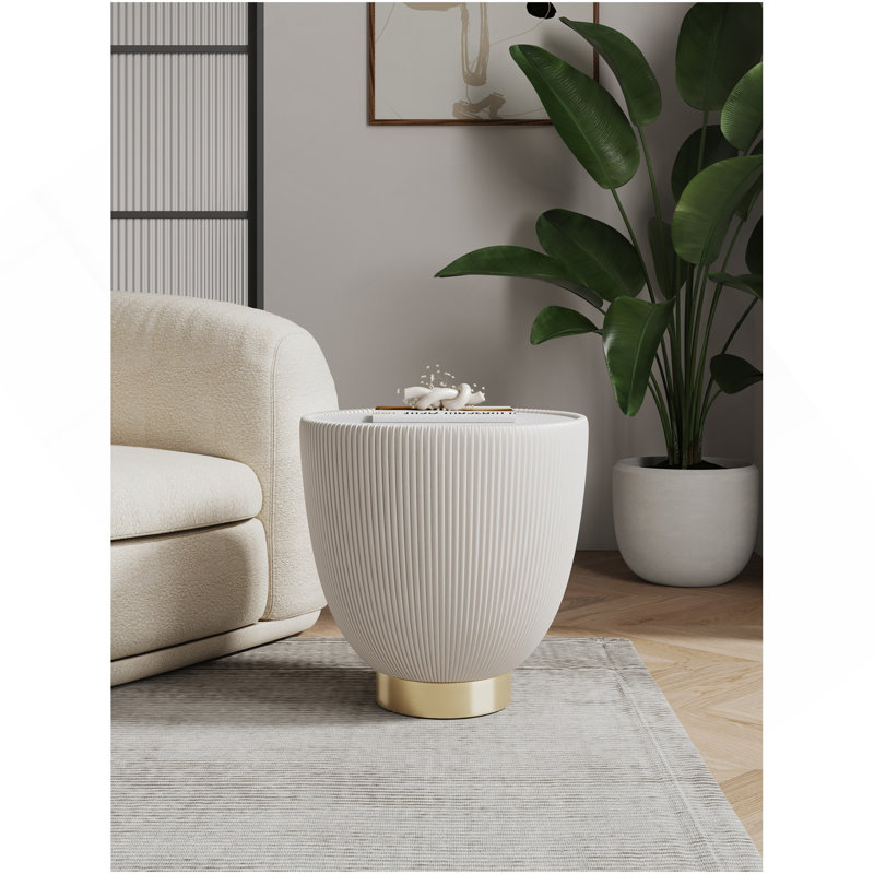 Table de bout en crème