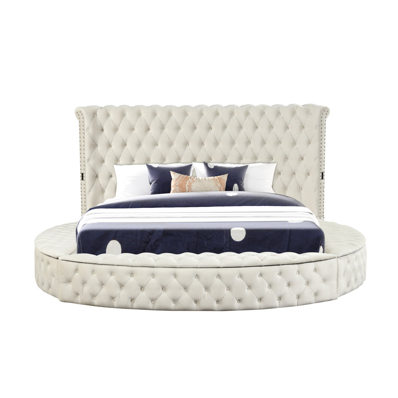 Lit crème grand moderne avec haut-parleurs, rangement sur rails, esthétique à boutons, velours, rangement, porto