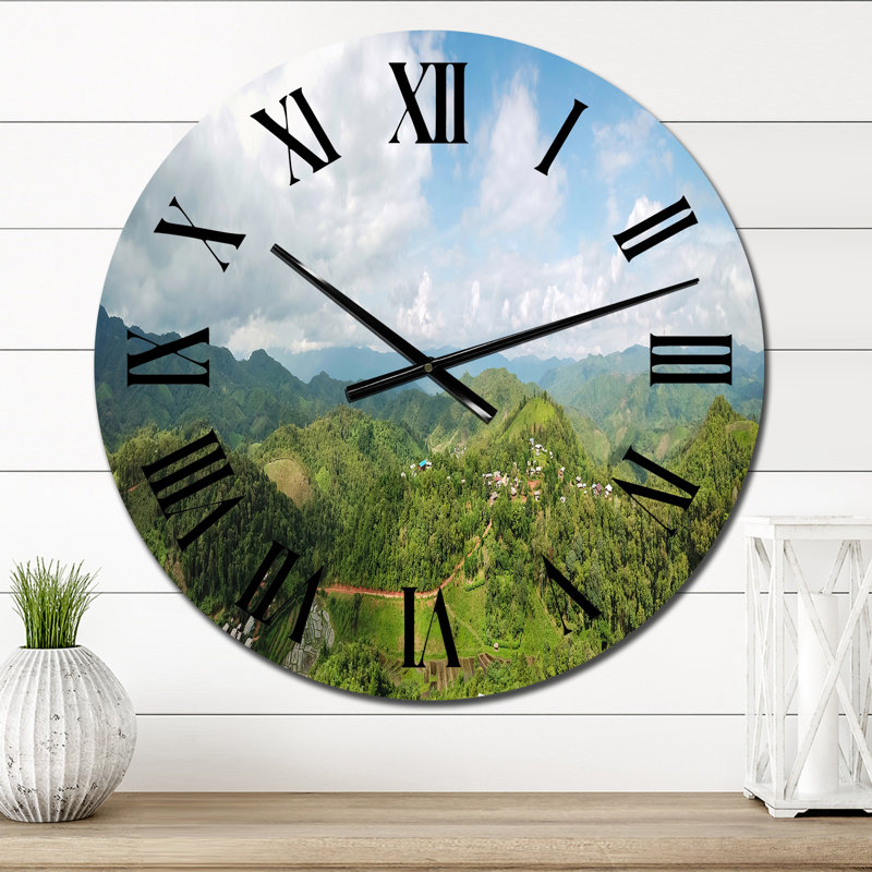 Un petit village dans la jungle - horloge murale, Petit