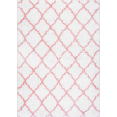 Cuanaic Trellis Shag Performance White/Pink Rug