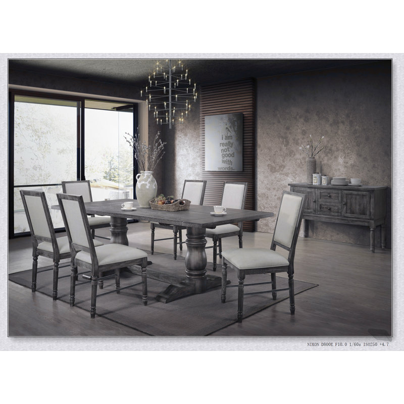 Ensemble de salle à manger 7 pièces Leventis gris patiné, charme rustique avec table spacieuse et chaises confortables pour les réunions de famille