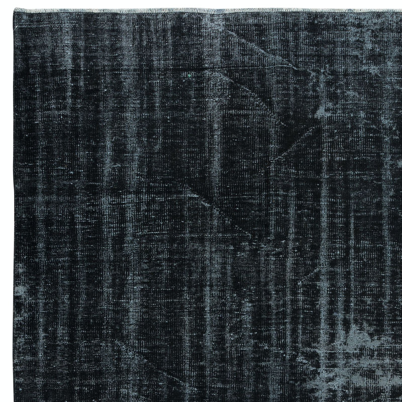 Tapis noir en laine et coton vieilli 6 pi x 9 pi noué à la main en Turquie