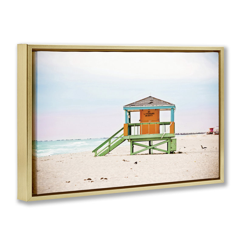 Cadre flottant No Lifeguard On Duty, design par Seven Trees Design, H 21 po x l 31 po, Cadre flottant métallique doré