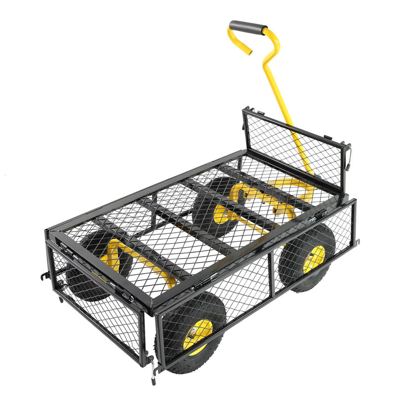 Les chariots de chariot de jardin facilitent le transport du bois de chauffage - jaune et noir