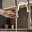 Robinet de cuisine commercial à poignée simple avec douchette extractible 1 trou Robinet de lavabo de cuisine à ressort en acier inoxydable avec bec rotatif à 360 degrés-70620029