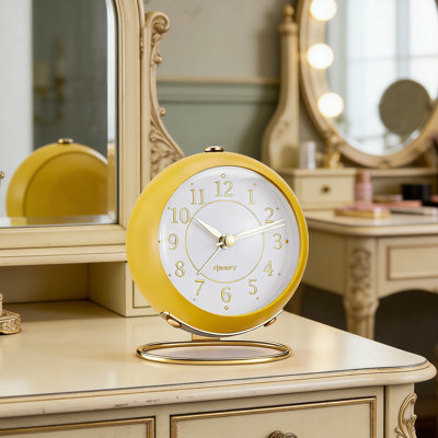 Métal analogique Ermington Small Petite horloge de bureau rétro, mignonne et minimaliste ， Silencieuse et sans tic-tac ， À piles ， Idéale pour décorer un salon, une chambre à coucher, un chevet ou une tablette