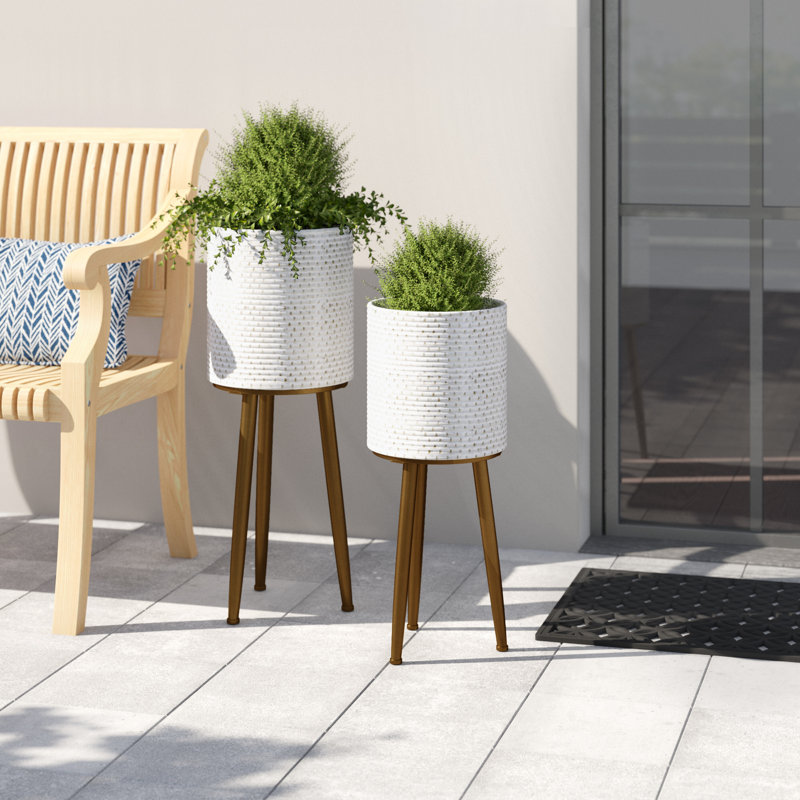 Antona Handmade Metal Pot Planter