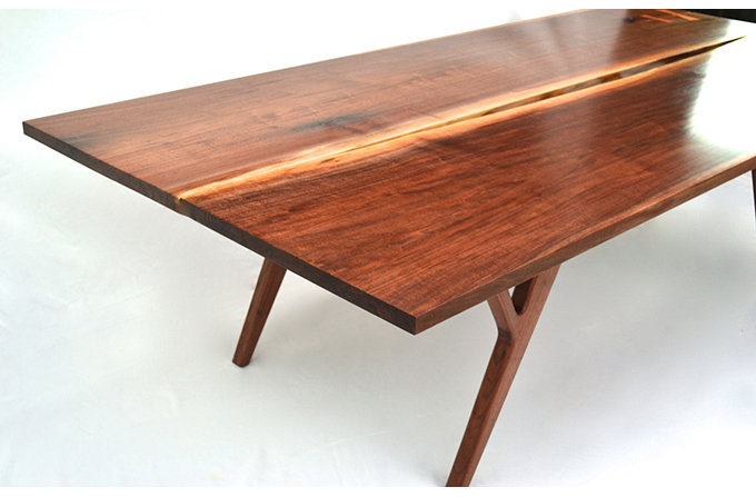 Sedute Solid Wood Dining Table, Wanut