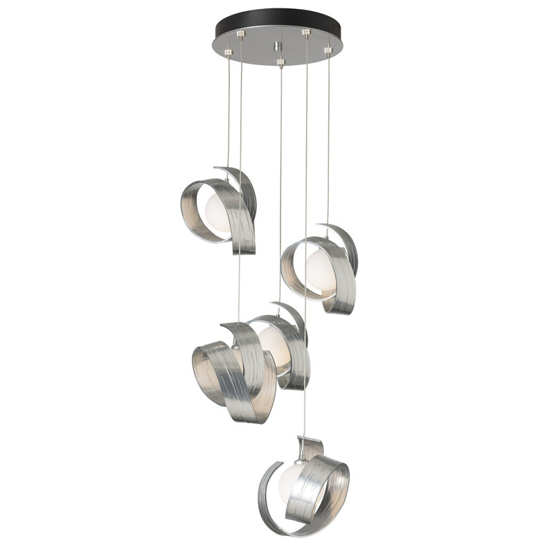 Luminaire suspendu géométrique à 5 lumières Riza, H 80 po x l 19,1 po x P 19,1 po, Argenté