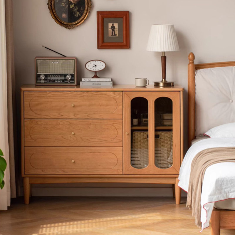 Armoire d'appoint en bois de cerisier rétro