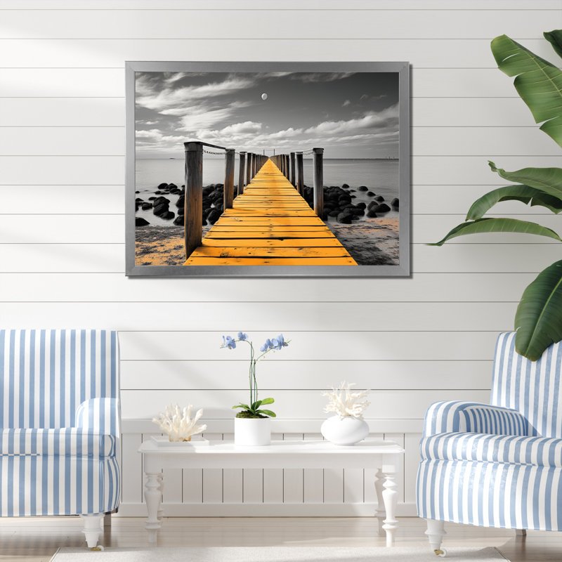 Bahraoui Beach Pier Point de vue noir sur toile, H 34 po x l 44 po x P 1,5 po, Cadre photo argenté