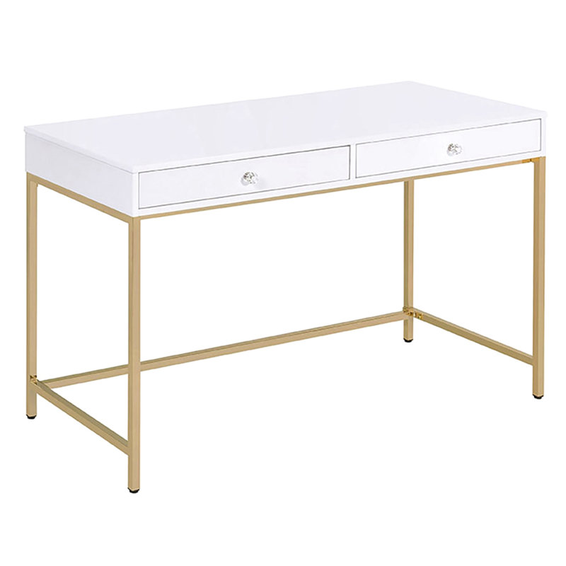 Bureau rectangulaire de luxe blanc laqué avec pattes et tiroirs en métal doré, idéal pour étudier.