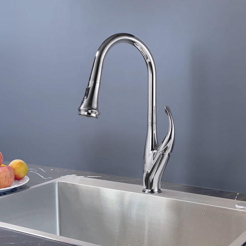 Pull Down Single Handle  Kitchen sink Faucet  in Chrome
