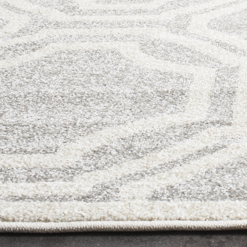 McMillian Geometric Hand Woven Indoor / Outdoor Area Rug, Rectangle 152 x 244 cm