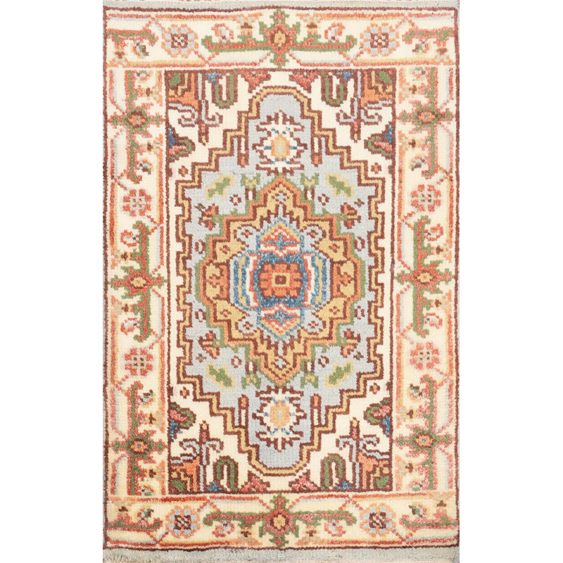 Geometric Traditional Accent Rug 2x3