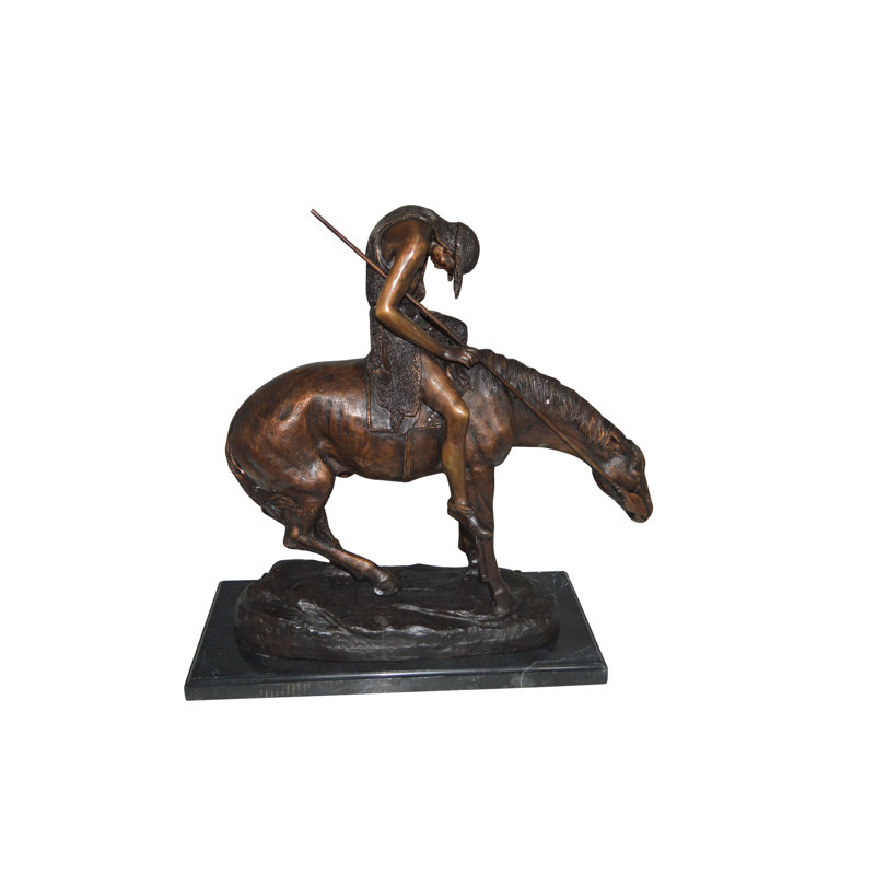 Statue en bronze «End of the Trail» par James Fraser - Taille: L 9 po x l 21 po x H 21 po. 