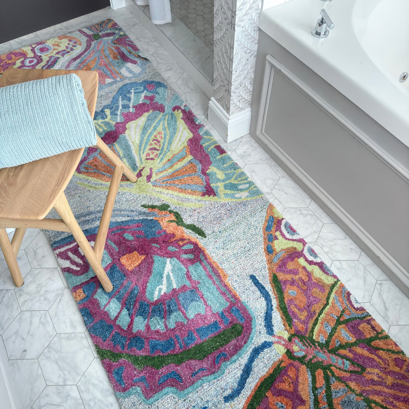 Flutter Butterfly Hand-Tufted Recycled Polyester Indoor/Outdoor Accent Rug, Runner 2'6" x 8'