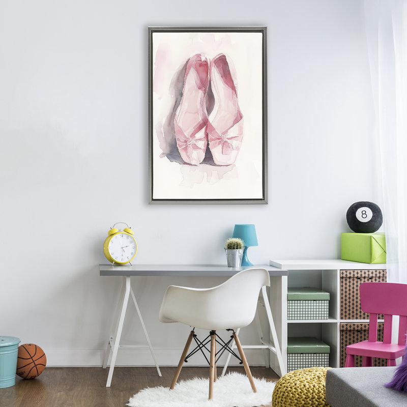 Cadre flottant de chaussons de ballet Soft Blush, design par Ray Powers, H 31 po x l 21 po, Cadre flottant gris lustré
