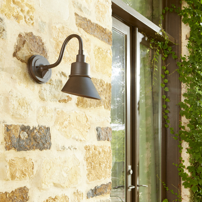 Luminaire de grange d'extérieur câblé H 18,25 po Markeith, Bronze huilé, H 18,25 po x l 11,25 po x P 27,25 po