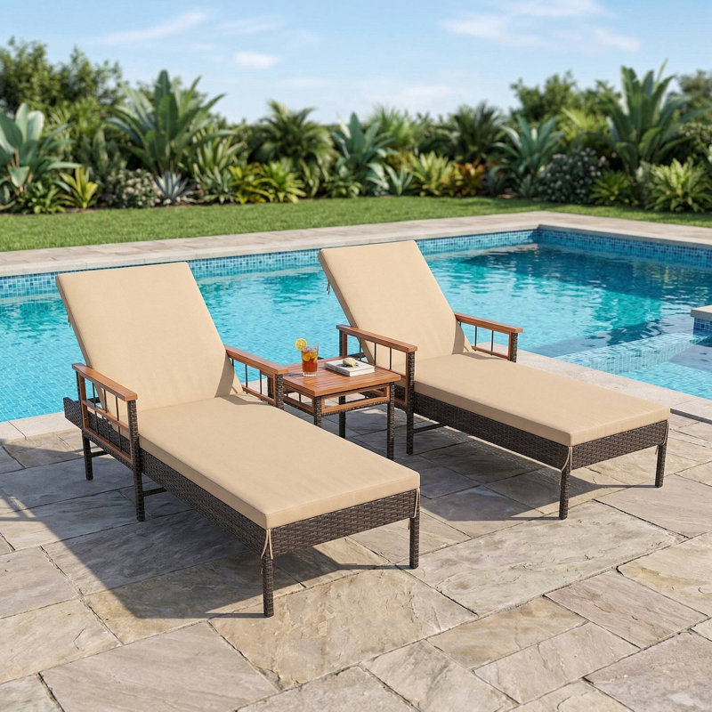 Ensemble 3 pièces de chaises longues d'extérieur résistantes aux intempéries pour la détente au bord de la piscine