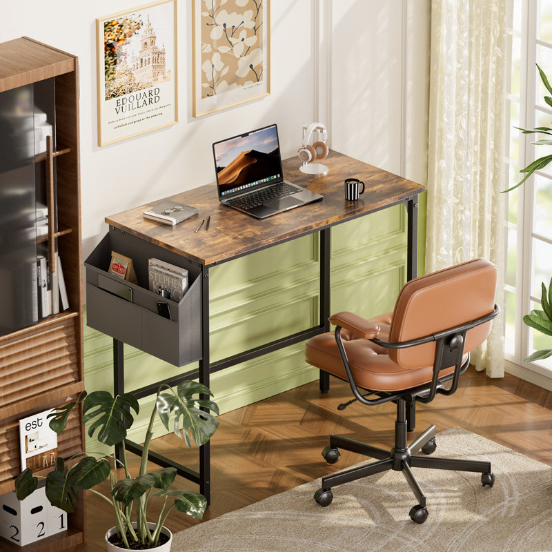 Bureau d'ordinateur avec sac de rangement, bureau d'écriture 32 po x 20 po pour bureau à domicile, bureau de jeu à pieds réglables, style minimaliste moderne et bureau ergonomique pour les petites pièces, chambre à coucher, brun rustique