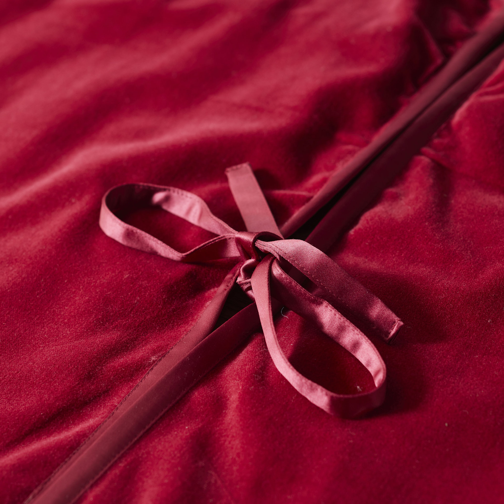 Luxurious Classic Velvet Christmas Tree Skirt-Garnet Red, 60" W