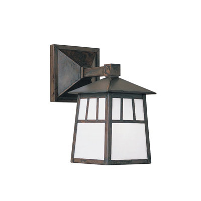 Raymond Wall Light