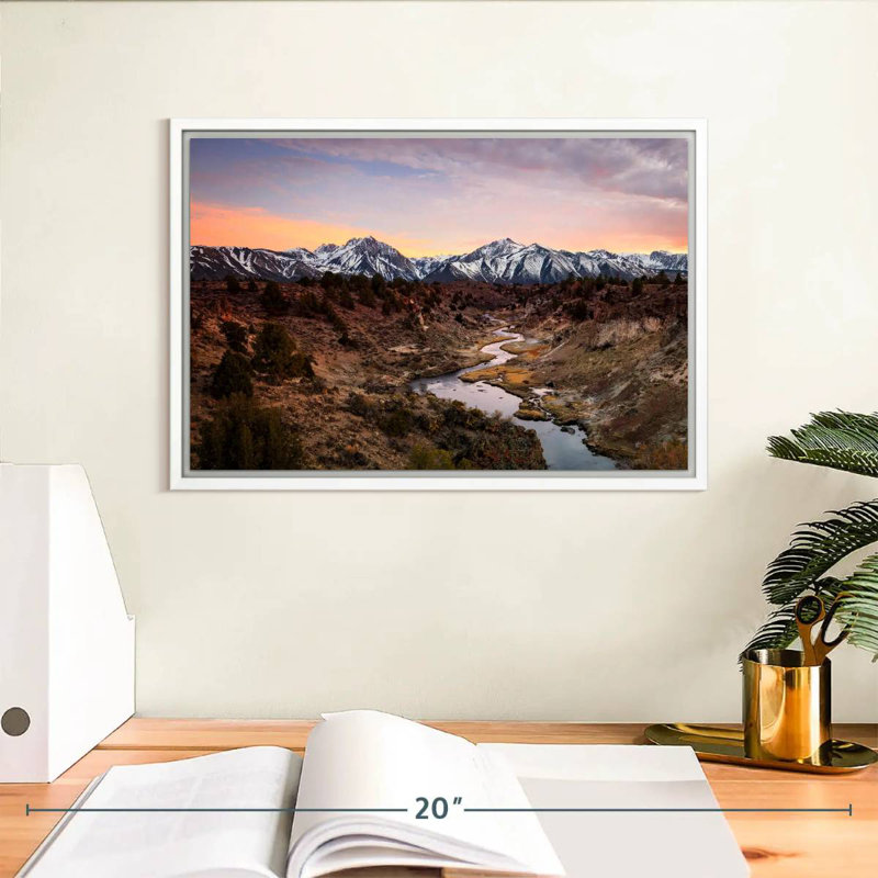 Rivière et montagnes enneigées, Cadre flottant blanc, 13 po x 9 po