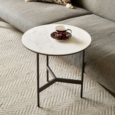 Table de bout ronde en pierre frittée 19,7 pouces - Table d'appoint moderne blanche et grise pour le salon et la chambre à coucher