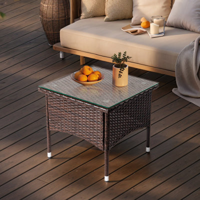Table de bout carrée en osier de patio brun