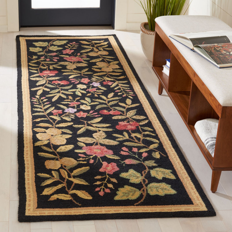 Tapis floral en laine crocheté à la main noir Kinchen, Tapis de couloir 2 pi 6 po x 8 pi