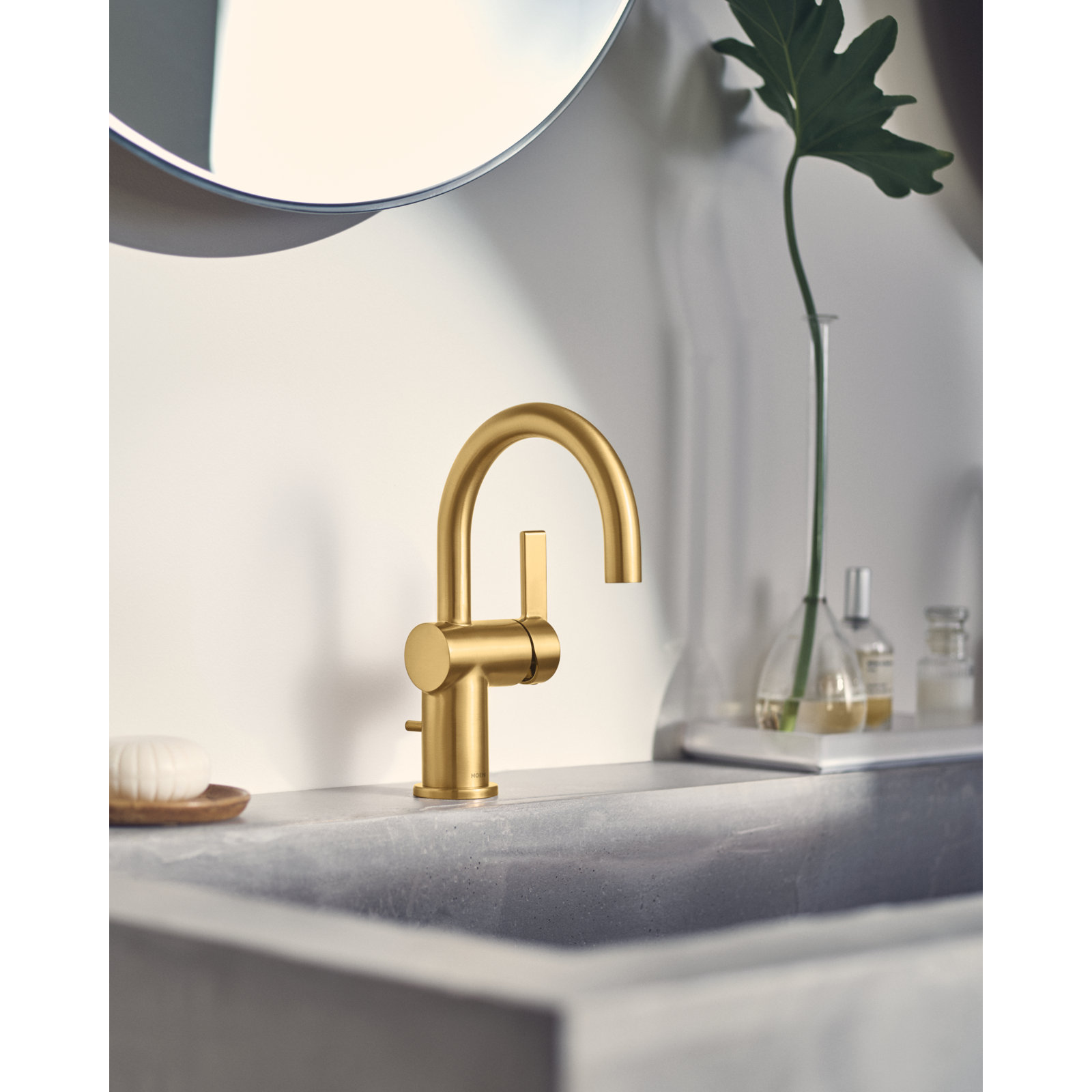 Cia Single-Hole Bathroom Faucet with Drain, Brushed Gold