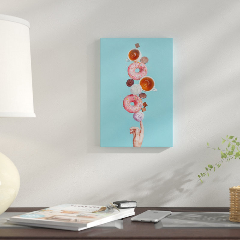 «Weekend Donuts» par Dina Belenko, reproduction sur toile tendue sur châssis, H 40 po x l 26 po x P 1,5 po, Toile tendue