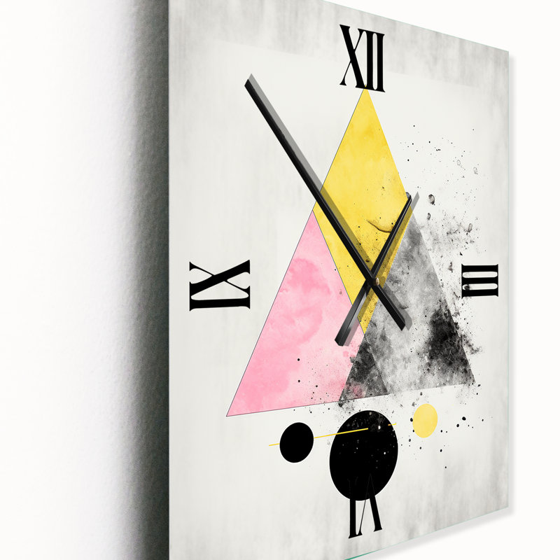 Horloge murale Transcendence Retro Triangular Minimal IV - Modern, H 32 po x l 16 po x P 1 po