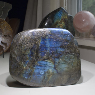 Labradorite maussade