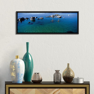 «Two Women Paddle Boarding in a Lake 2, Lake Tahoe, California, USA», reproduction de photo sur toile