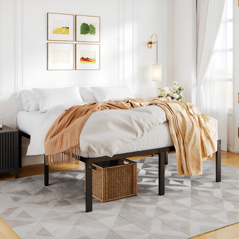 Structure de lit moderne en métal, sans tête de lit, sans sommier, Très grand lit, 18.3"