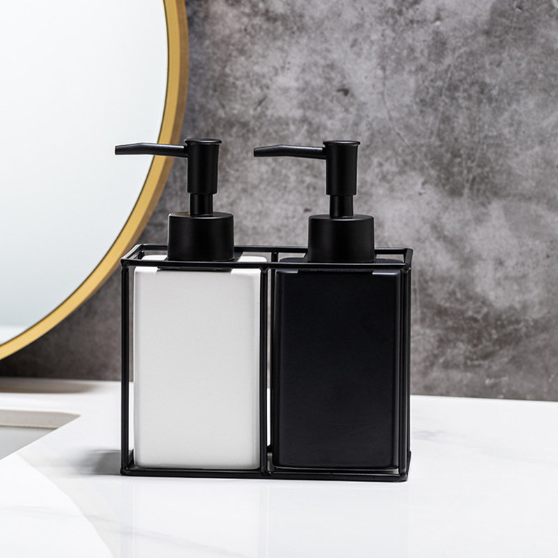 Distributeur de savon pour salle de bain