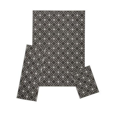 Jacquelyn Geometric Indoor Rug